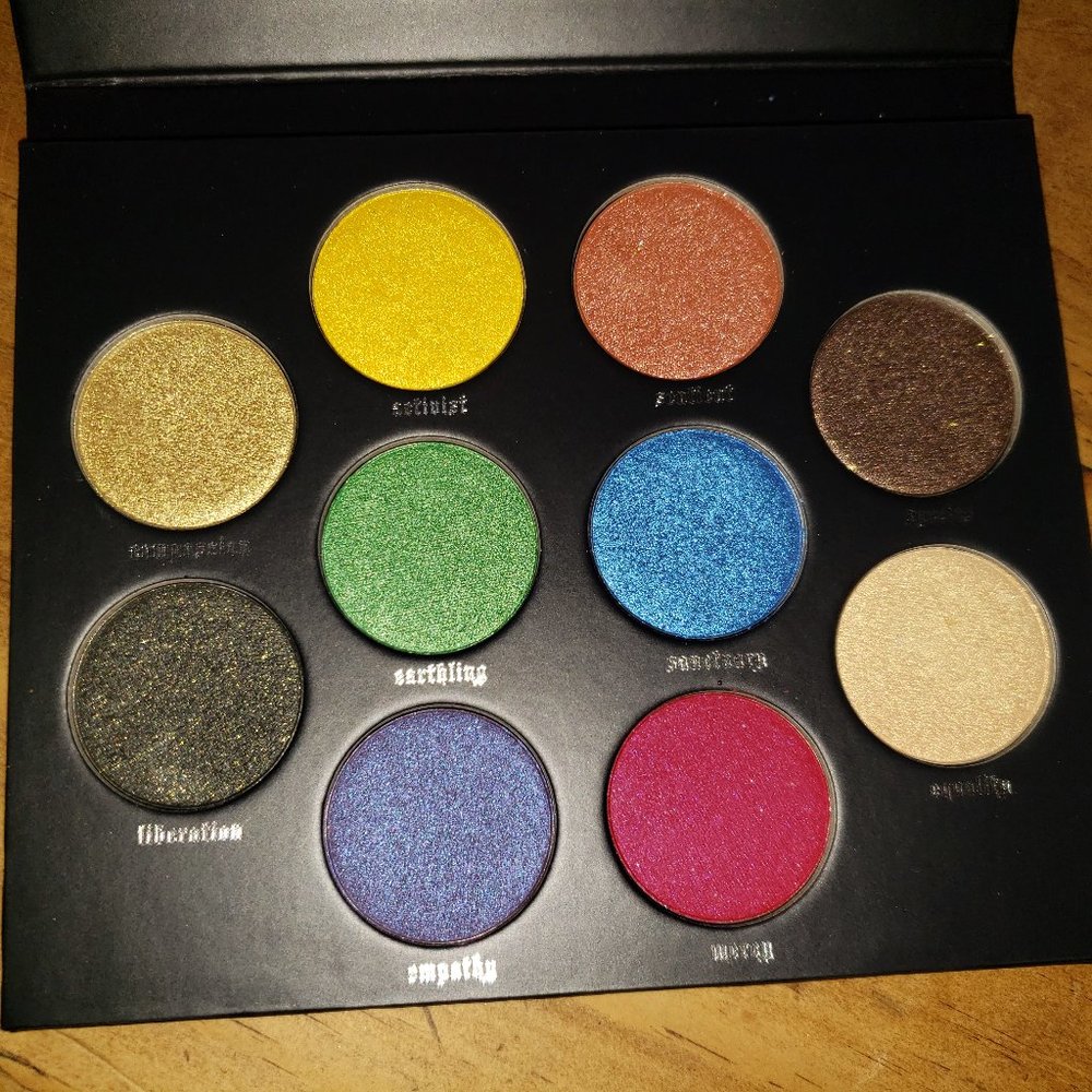 Kat Von D Vegan Love Eyeshadow Palette